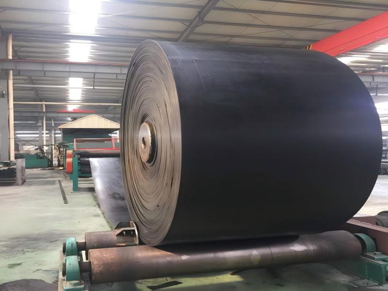 Corrugated sidewall conveyor machine